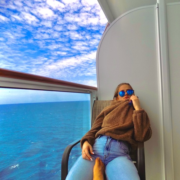 Meet your Posher, Brianna - Picture 5 of 8